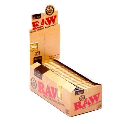 Raw - Classic 1 1/2 Rolling Papers - PJW Vapes | Glasgow Vape Wholesaler